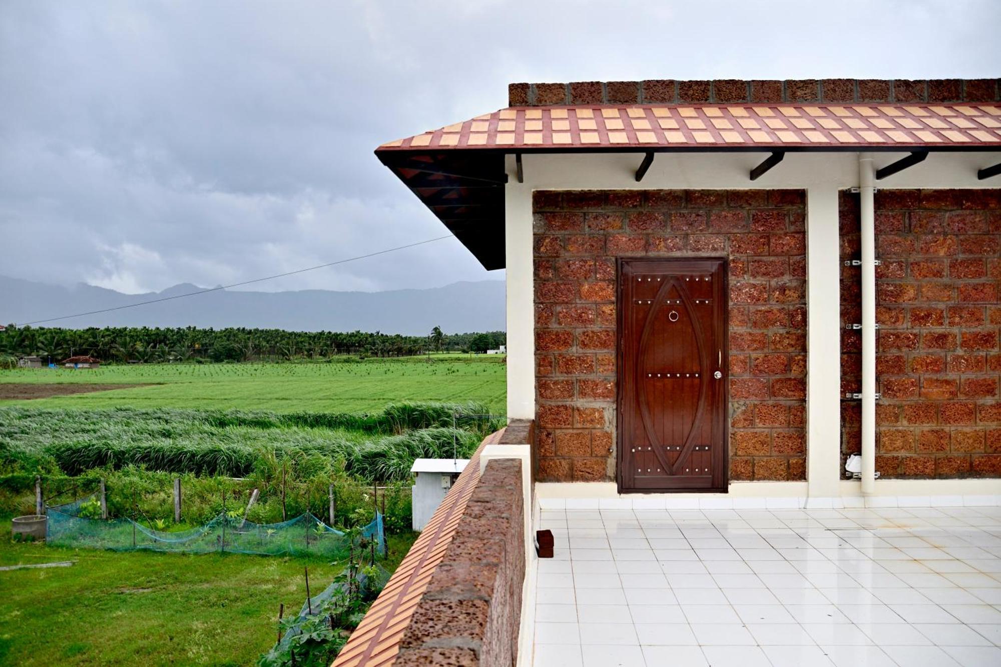 Apartament Lakshmi Illam Near Isha Yoga Adiyogi Alāndurai Zewnętrze zdjęcie