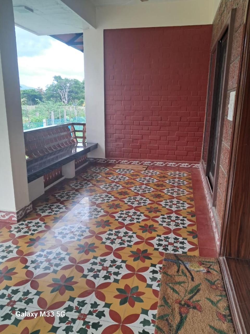 Apartament Lakshmi Illam Near Isha Yoga Adiyogi Alāndurai Zewnętrze zdjęcie