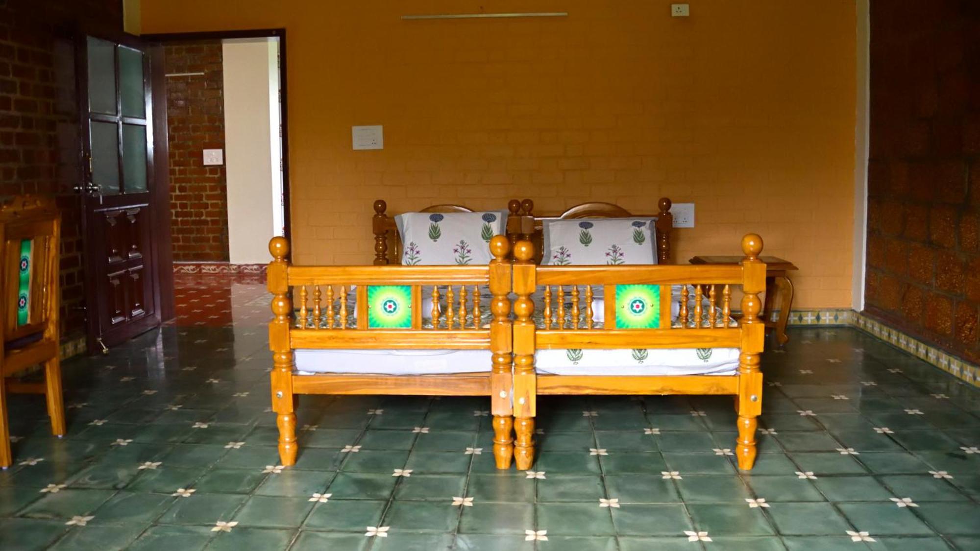Apartament Lakshmi Illam Near Isha Yoga Adiyogi Alāndurai Zewnętrze zdjęcie